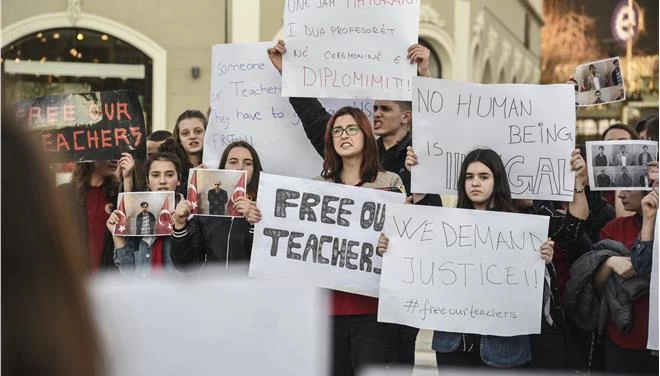 Κρίση μετά την απέλαση των 6 Τούρκων στο Κόσοβο: Ο πρωθυπουργός διέταξε την διεξαγωγή έρευνας